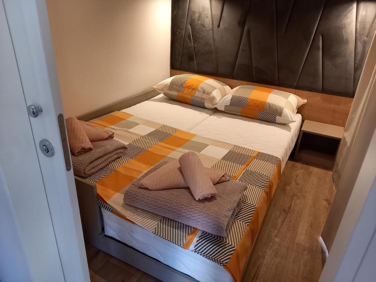 Mobile Home Agava 2 บีโอกราดนาโมรู ภายนอก รูปภาพ