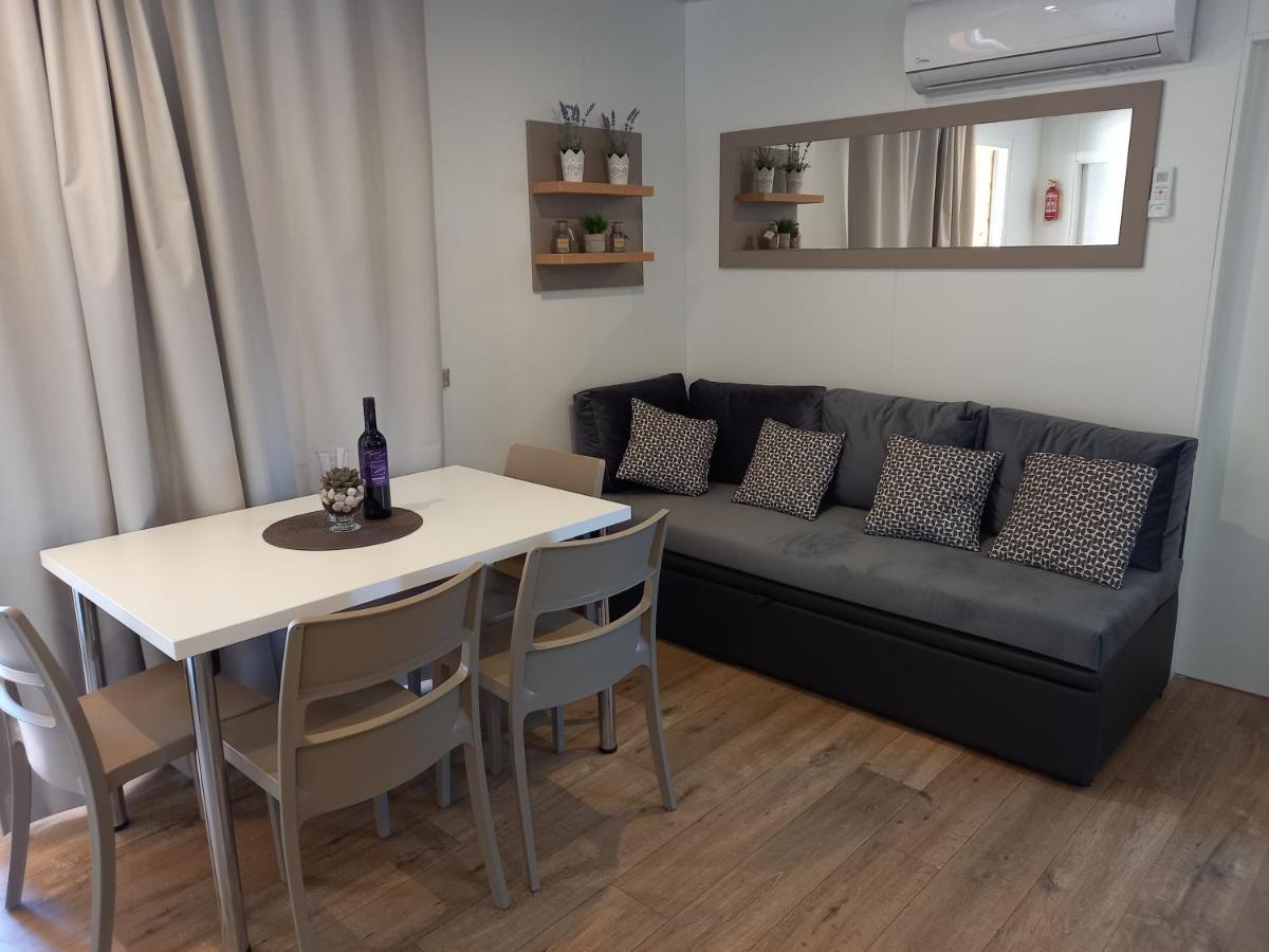 Mobile Home Agava 2 บีโอกราดนาโมรู ภายนอก รูปภาพ