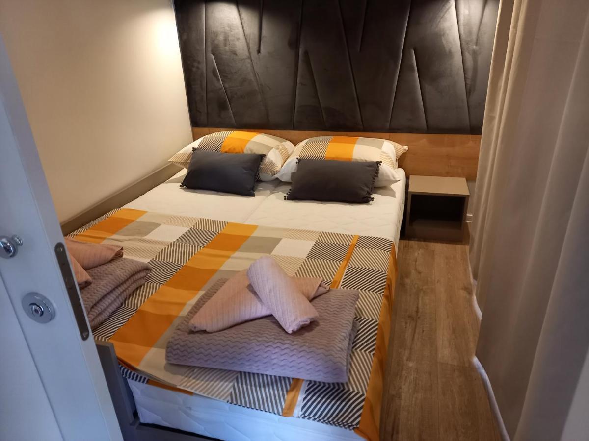 Mobile Home Agava 2 บีโอกราดนาโมรู ภายนอก รูปภาพ