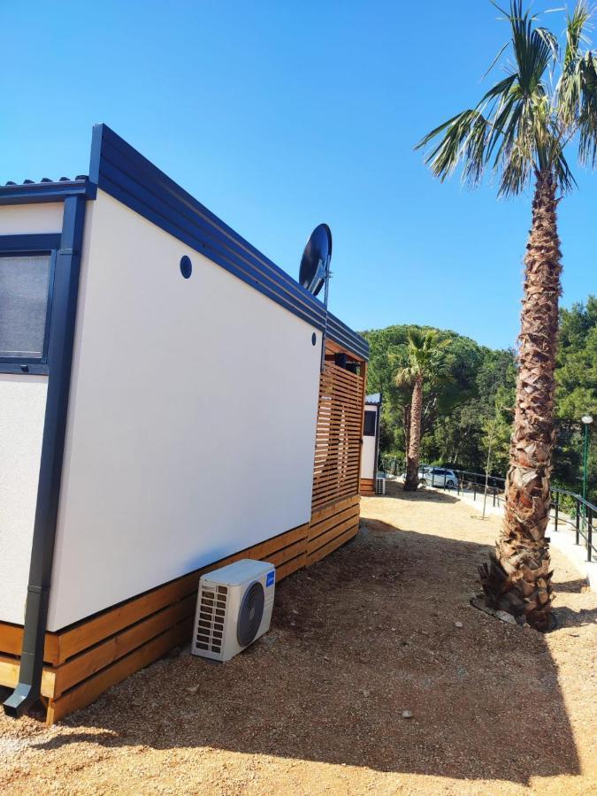 Mobile Home Agava 2 บีโอกราดนาโมรู ภายนอก รูปภาพ